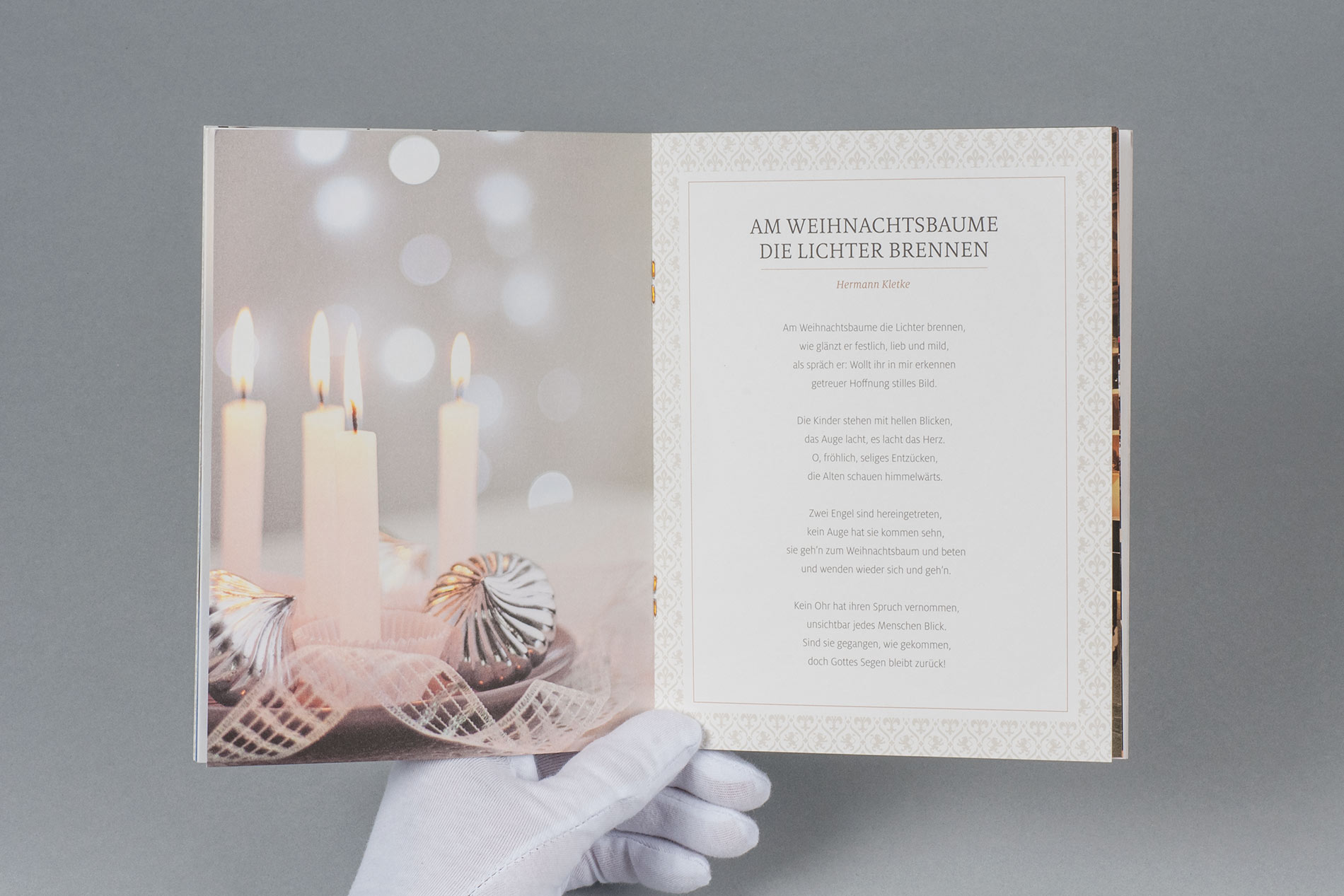 Janina-Lermer-Markengestaltung-Branddesign-Loewen-Hotel-Montafon-Broschuere-Weihnachten-brochure-Christmas-Inside-Kerzen-Candles