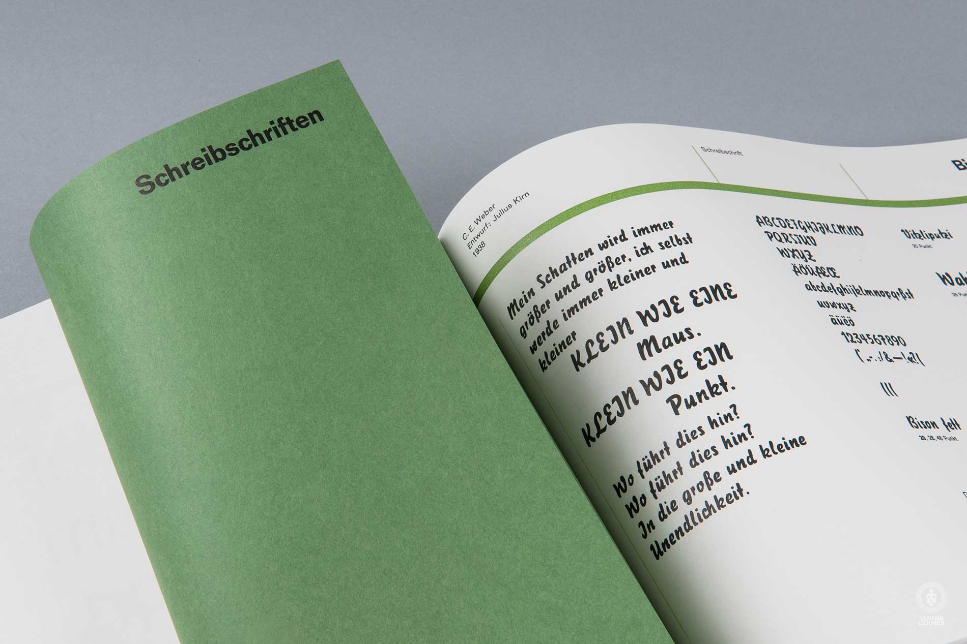Janina-Lermer-Buchgestaltung-Magazingestaltung-Editorialdesign-Bleisatz-Metalype-Schreibschriften-Script-Handgedruckt-Handprinted-Werkstatt-Fliegenkopf