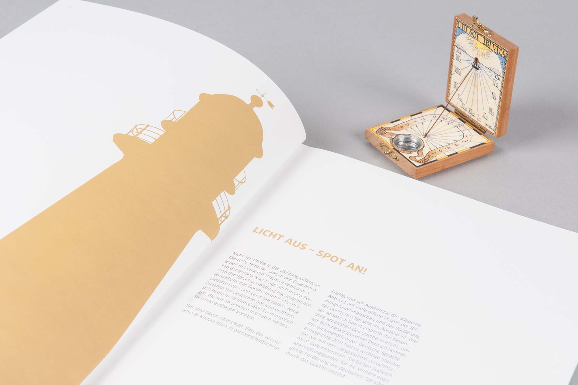 Janina-Lermer-Buchgestaltung-Magazingestaltung-Editorialdesign-intro-lighthouse-Goethe_Institut