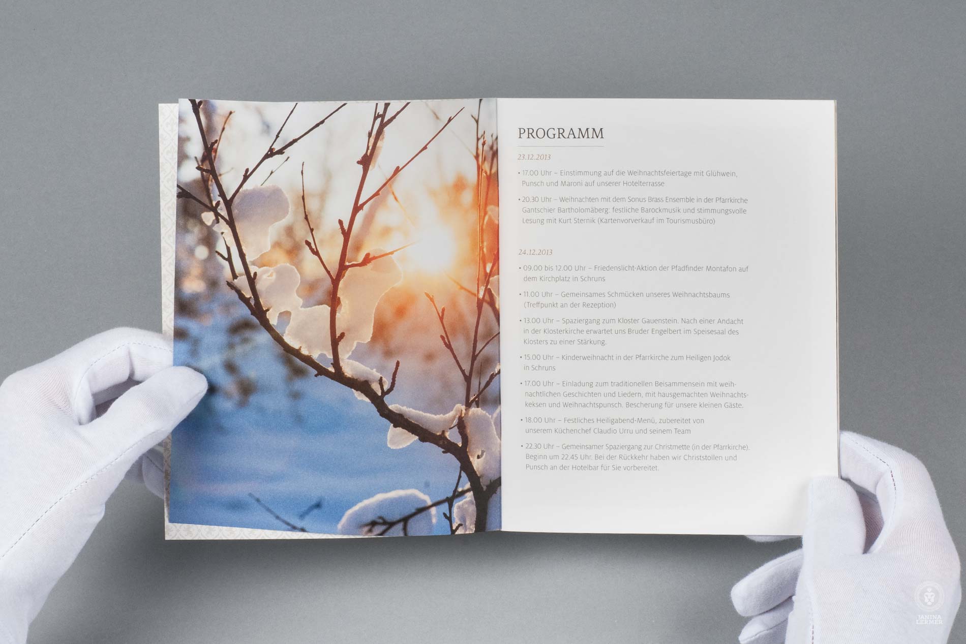 Janina-Lermer-Markengestaltung-Branddesign-Loewen-Hotel-Montafon-Broschuere-Weihnachten-brochure-Christmas-Inside-Baum-Tree