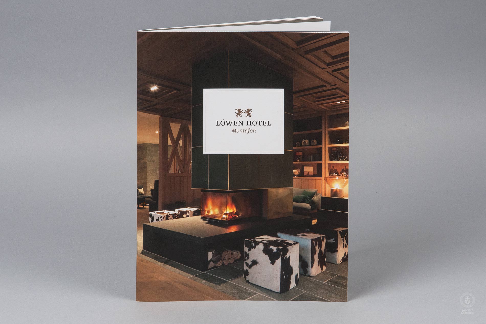 Janina-Lermer-Markengestaltung-Branddesign-Loewen-Hotel-Montafon-Imagebroschuere-Corporate-brochure-Titel